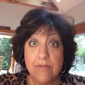 Meet your Posher, Deborah